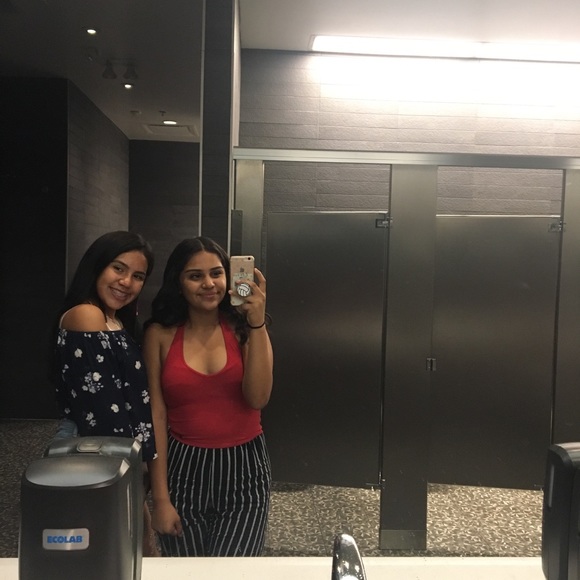 Meet your Posher, Daniela - Picture 1 of 1